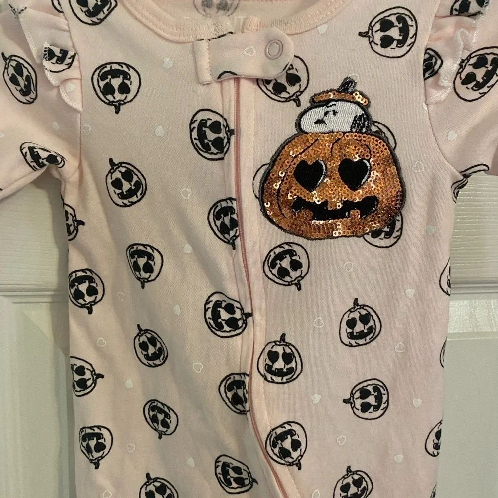 New Peanuts Snoopy Pumpkin Sleeper